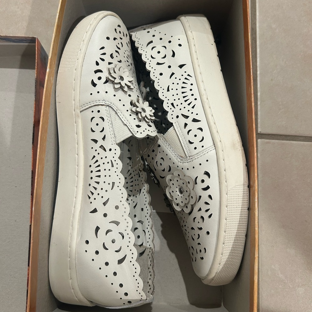 White leather slip on sneakers flower detail IMNYC by Isaac Mizrahi worn twice